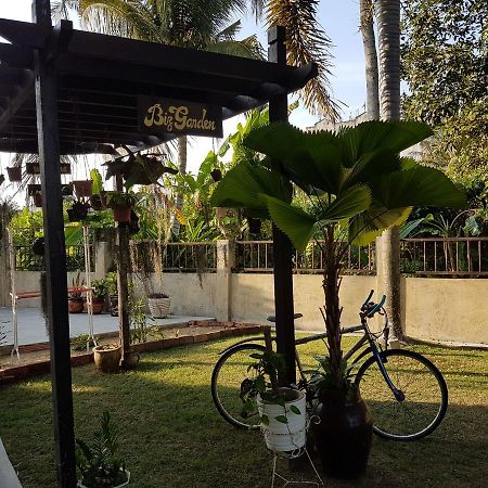 Big Garden Homestay Pantai Remis Kültér fotó