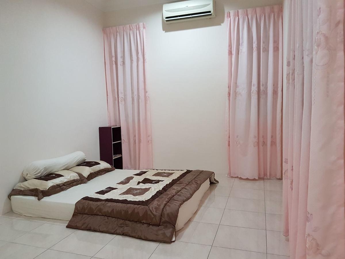 Big Garden Homestay Pantai Remis Kültér fotó