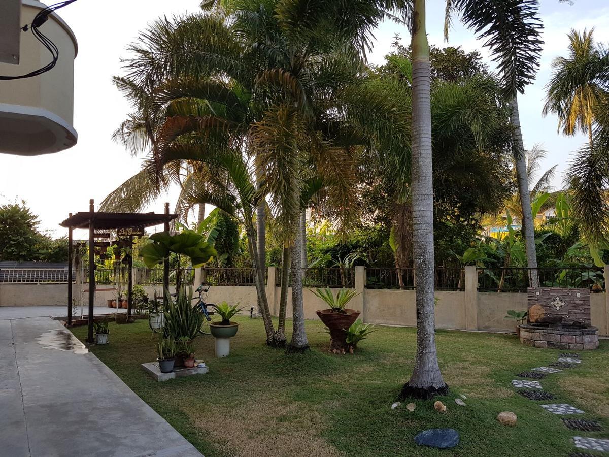 Big Garden Homestay Pantai Remis Kültér fotó